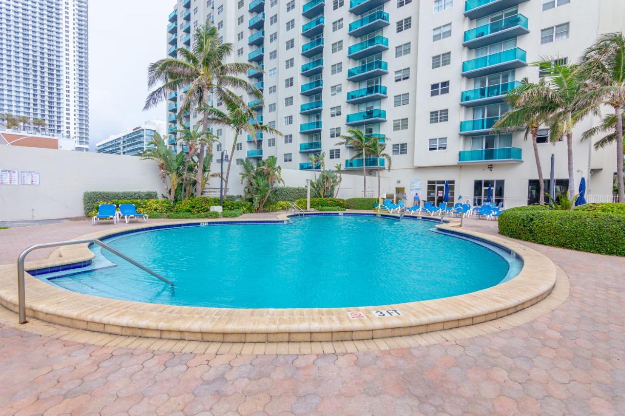 1Br / 1Ba Apartment With Ocean View + Beach Access And Pool Hollywood Exterior photo